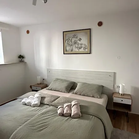 Lux In Downtown Apartment *